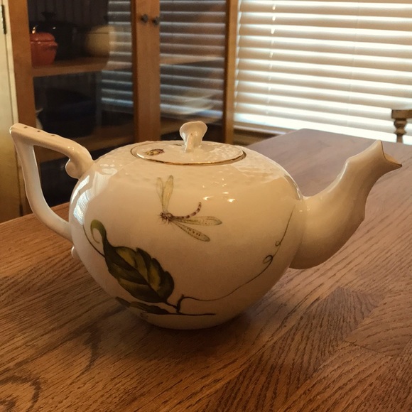 Teapot - Insects & Leafy Vine